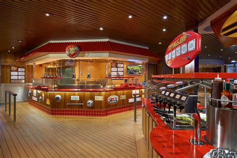 Gourmet experiences on the carnival magic